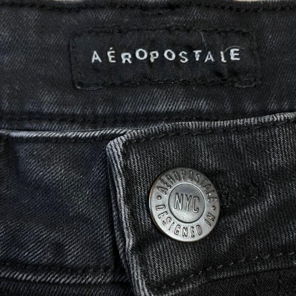 AEROPOSTALE Black Floral Embroidered Shorty Jean Shorts - Size 4 - Picture 5 of 7